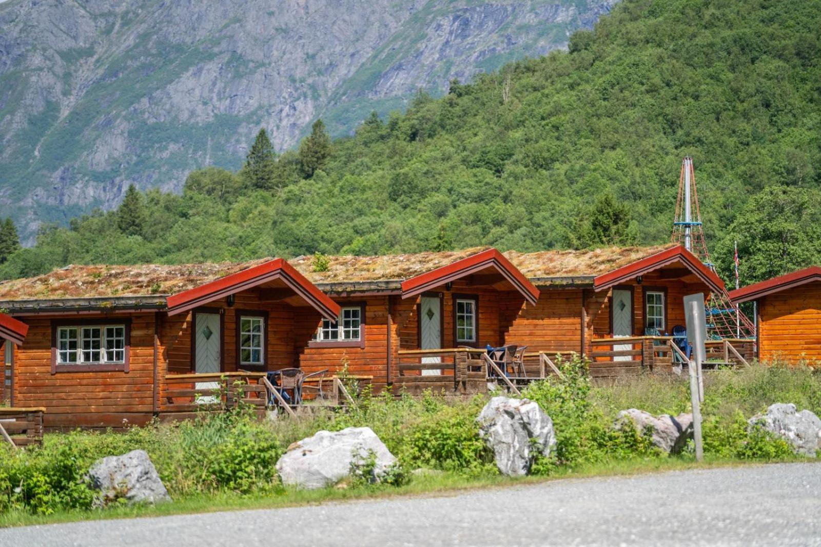 Trollstigen Camping And Gjestegard Andalsnes Ngoại thất bức ảnh